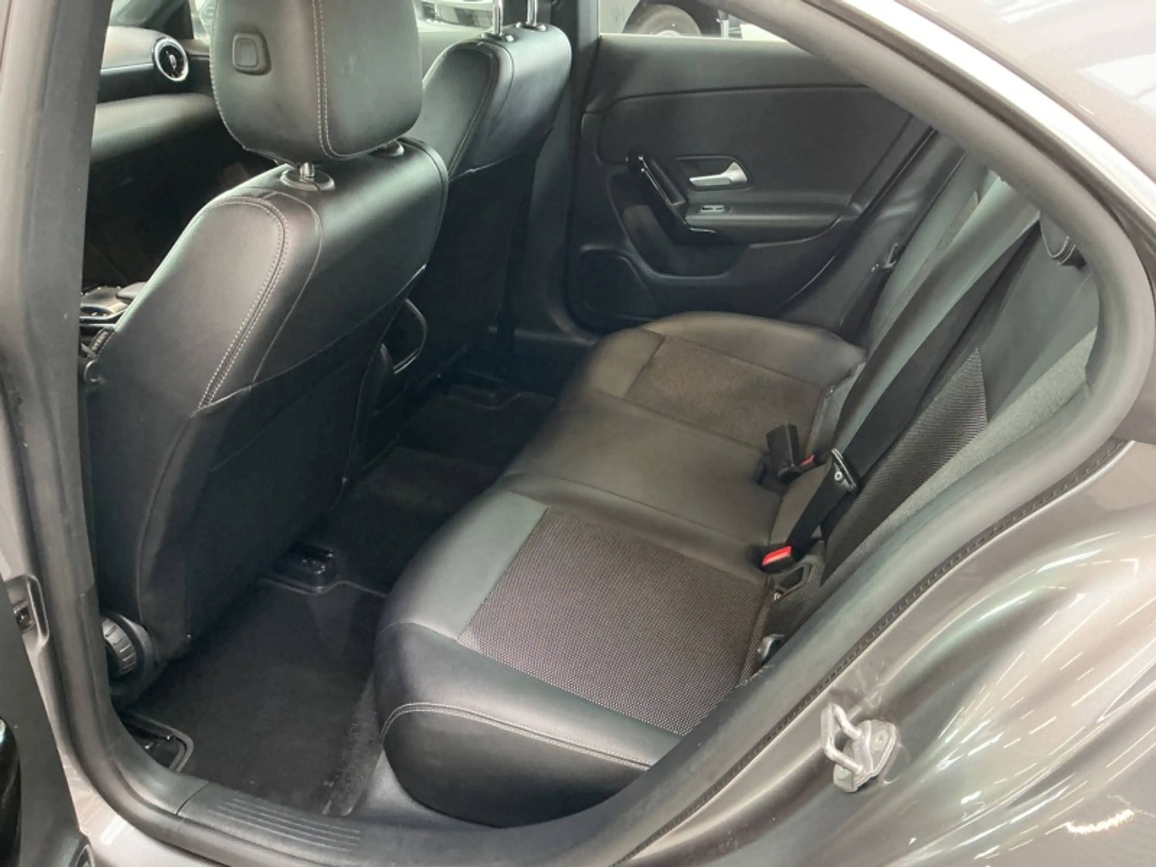 Mercedes-Benz CLA 180 d Coupé Automatique — photo 10
