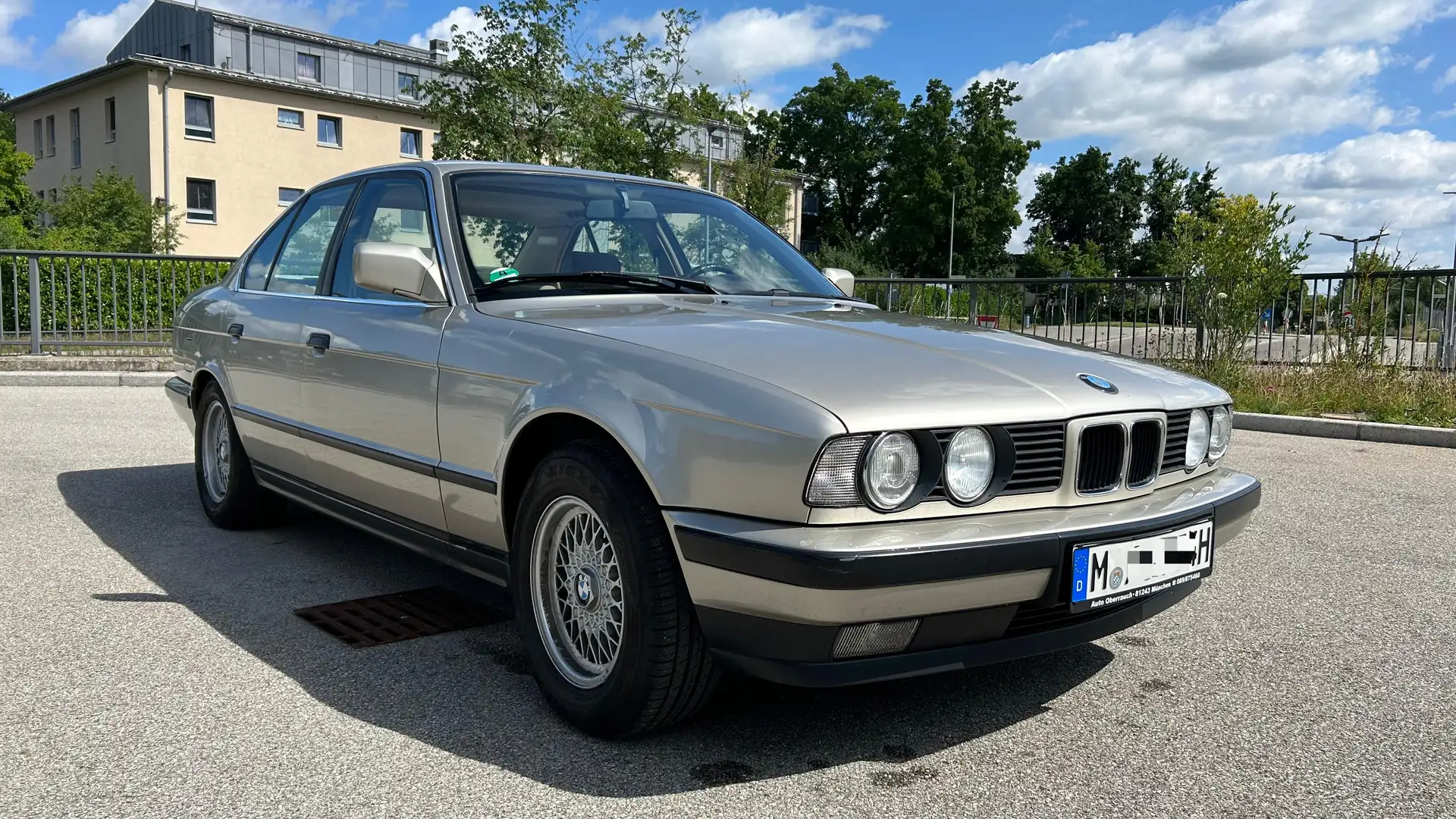 BMW 525 525iA e34 Bronzitbeige Wertgutachten Sperrdiff Gold - 2