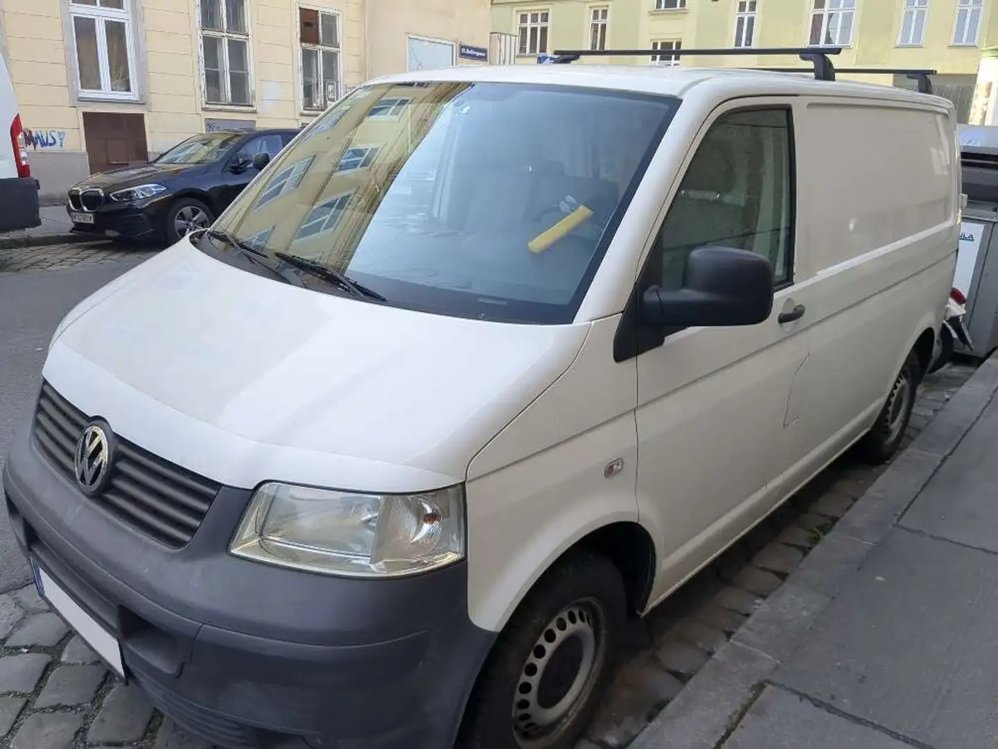 Volkswagen T5 Transporter Camper 1,9 TDI Kleinbus White - 2