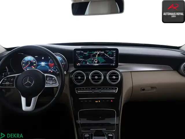 Mercedes-Benz C-Class view 9