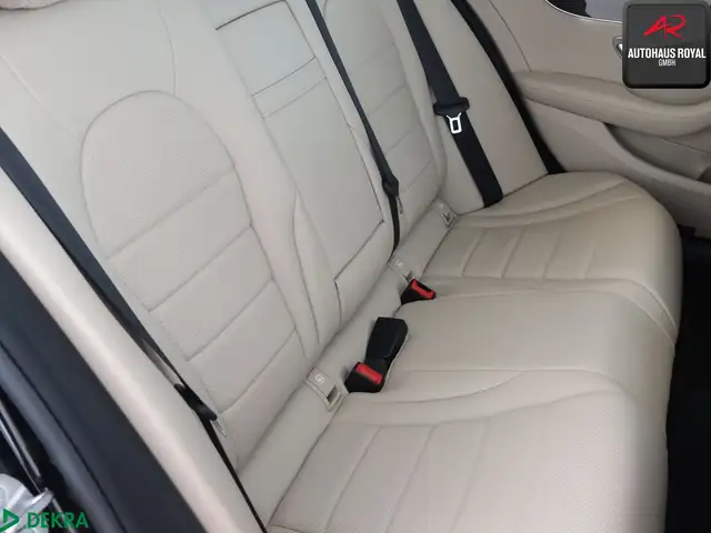 Mercedes-Benz C-Class view 13