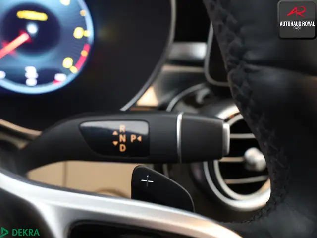 Mercedes-Benz C-Class view 22
