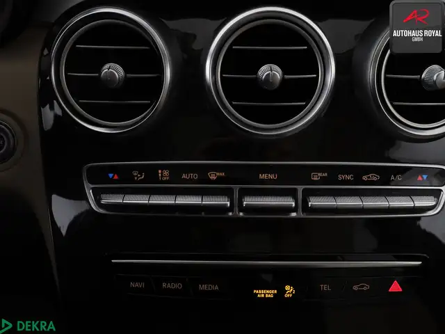 Mercedes-Benz C-Class view 19