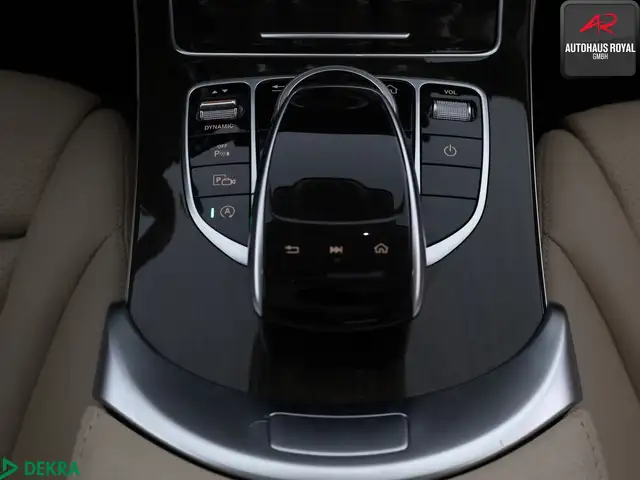 Mercedes-Benz C-Class view 20