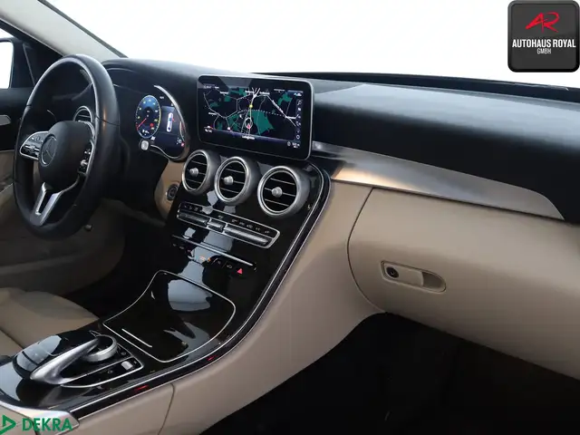 Mercedes-Benz C-Class view 11