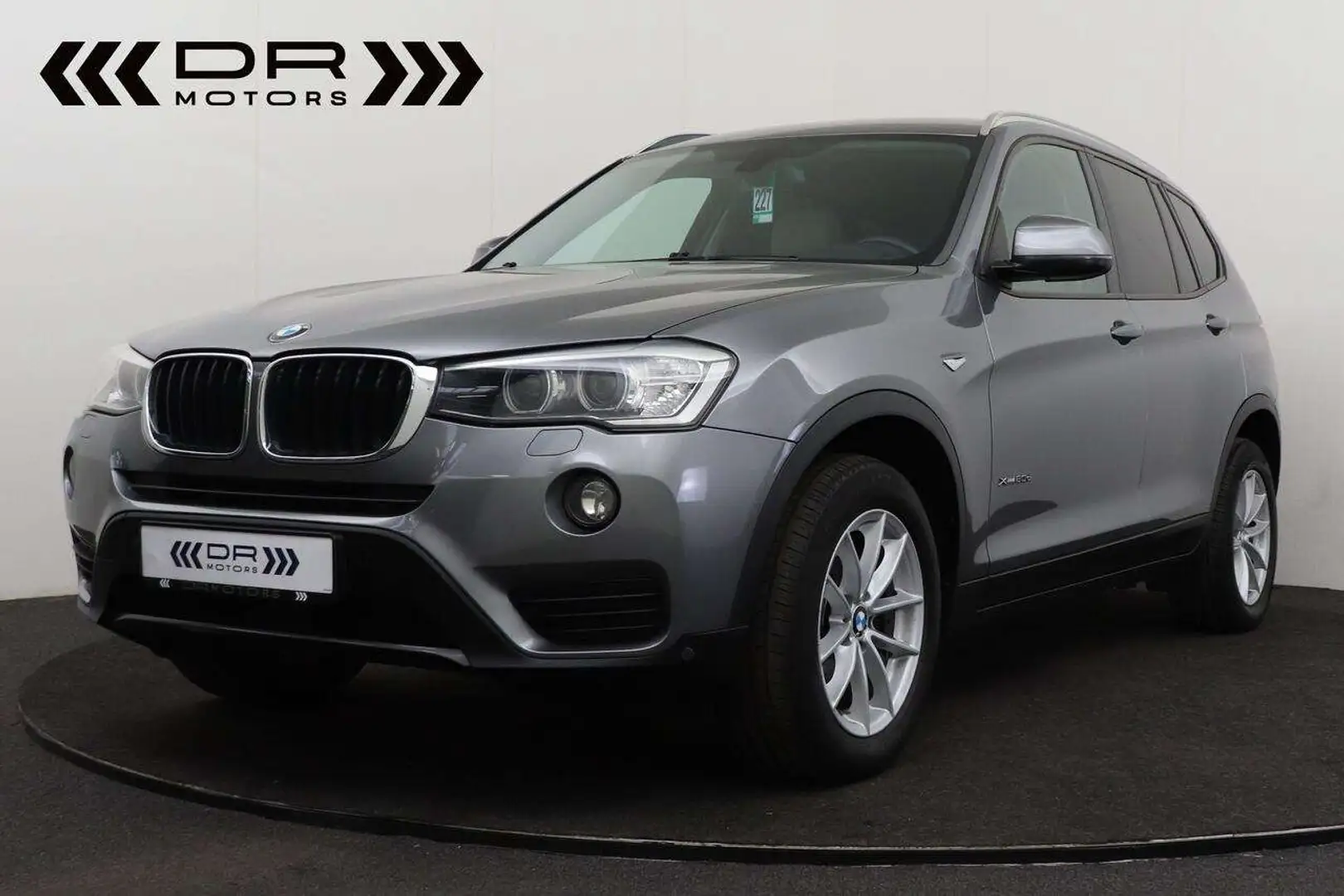 BMW X3 xDrive 20dA - NAVI - LEDER - XENON - TREKHAAK Gris - 1