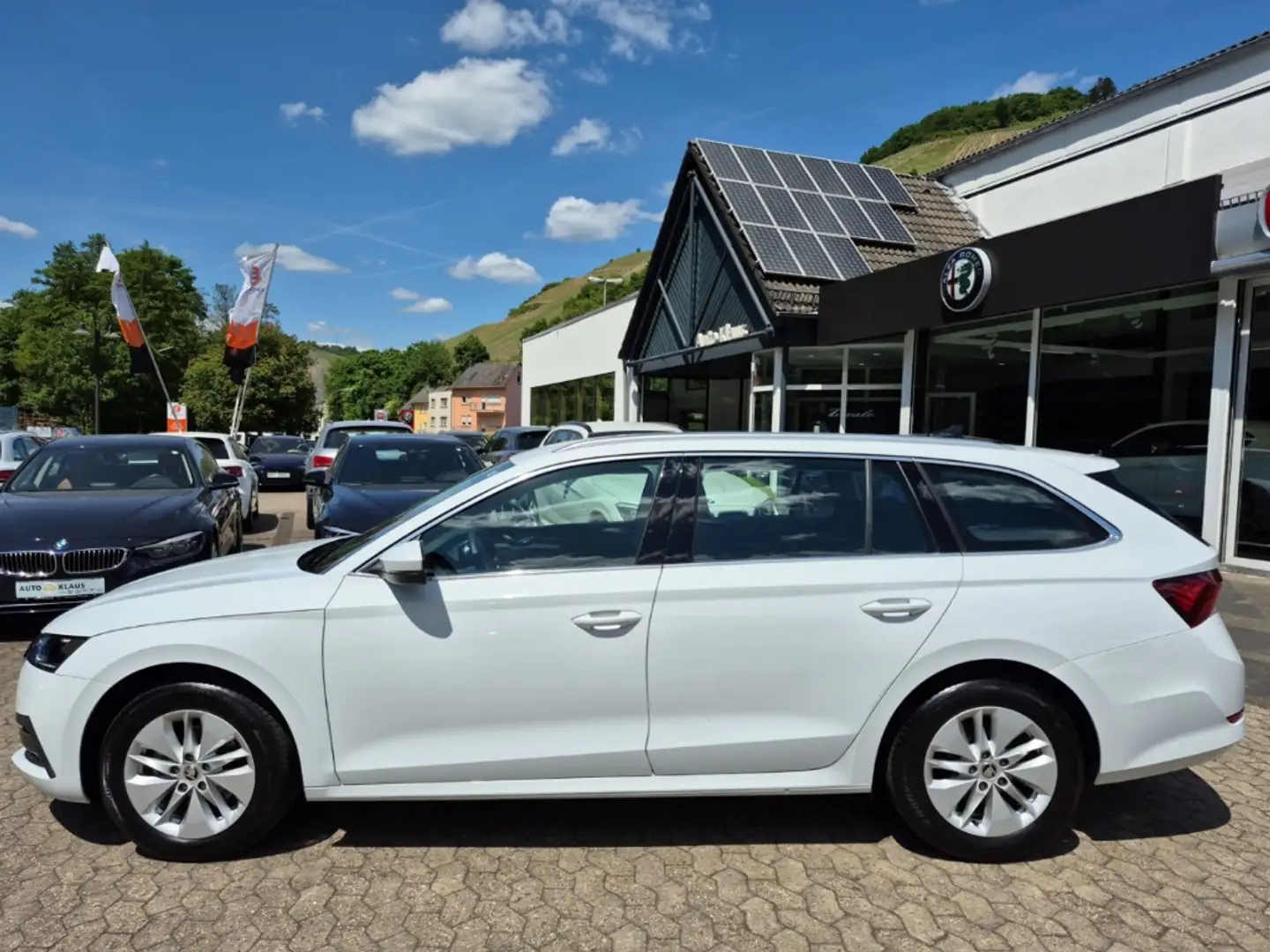 Skoda Octavia 2.0 TDI Combi LED CarPlay PDC RFK Klimaauto. Weiß - 2