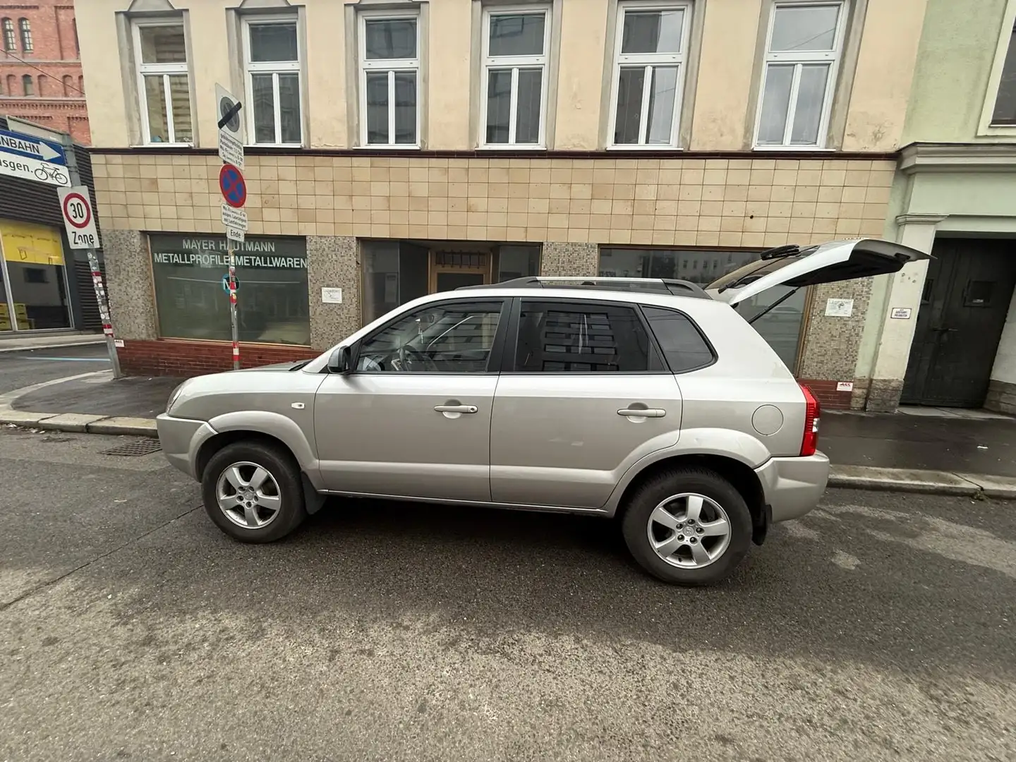 Hyundai TUCSON 2,0 CRDi VGT 2WD DPF - 1