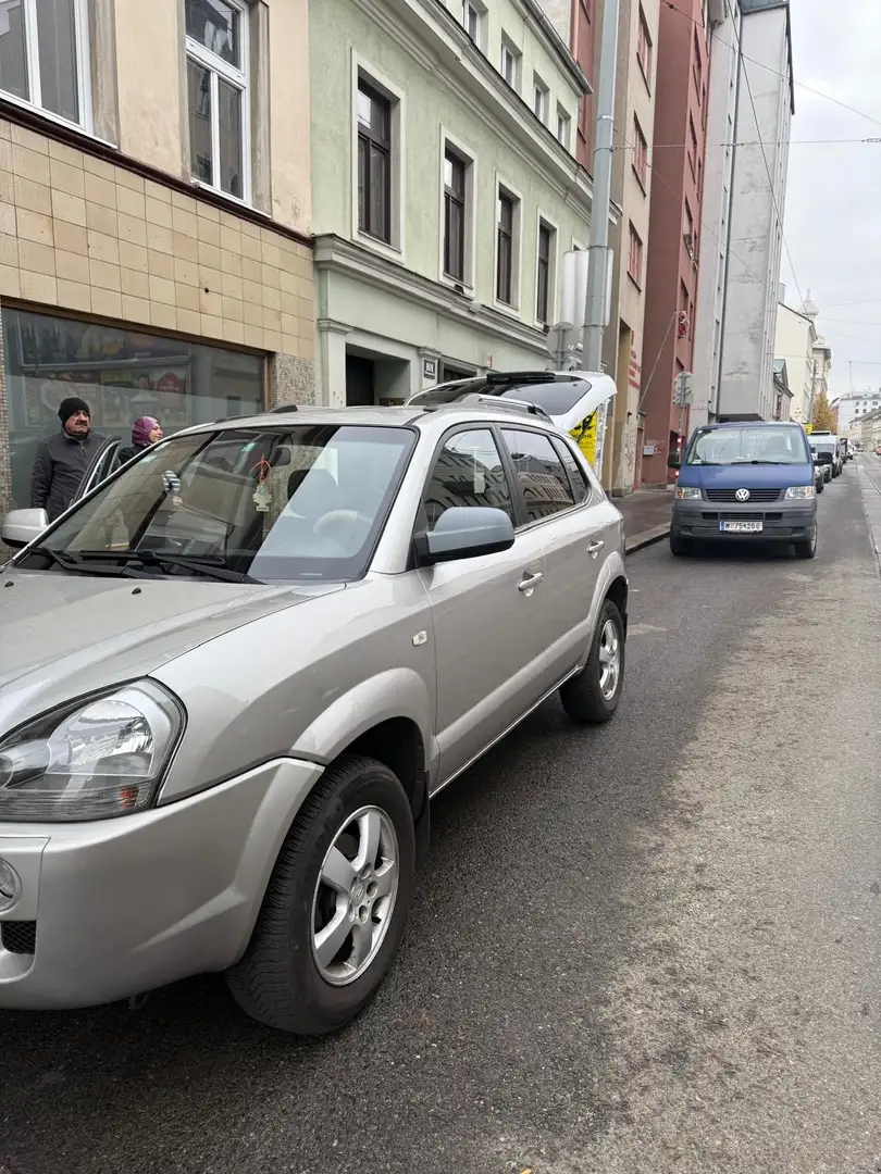Hyundai TUCSON 2,0 CRDi VGT 2WD DPF - 2