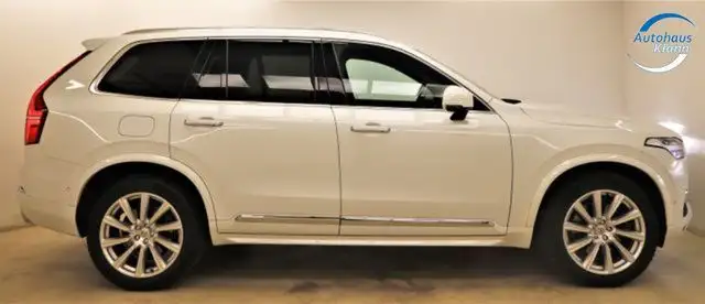 Volvo XC90 view 7