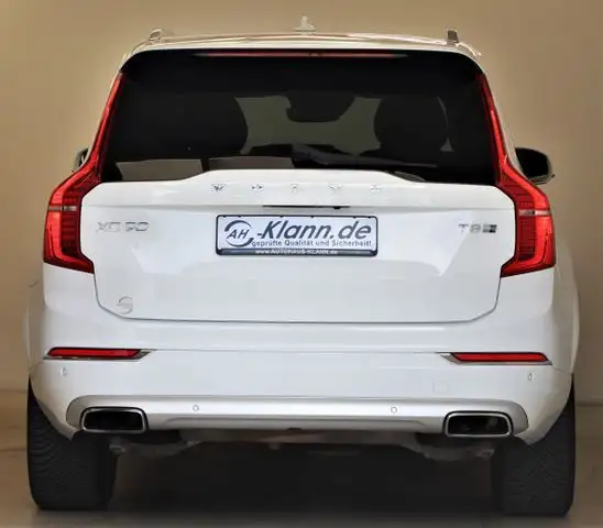 Volvo XC90 view 5