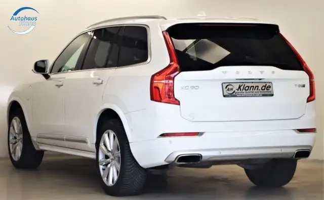 Volvo XC90 view 4