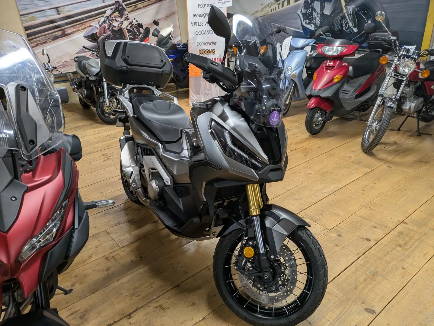 Honda X-ADV Gris - 2