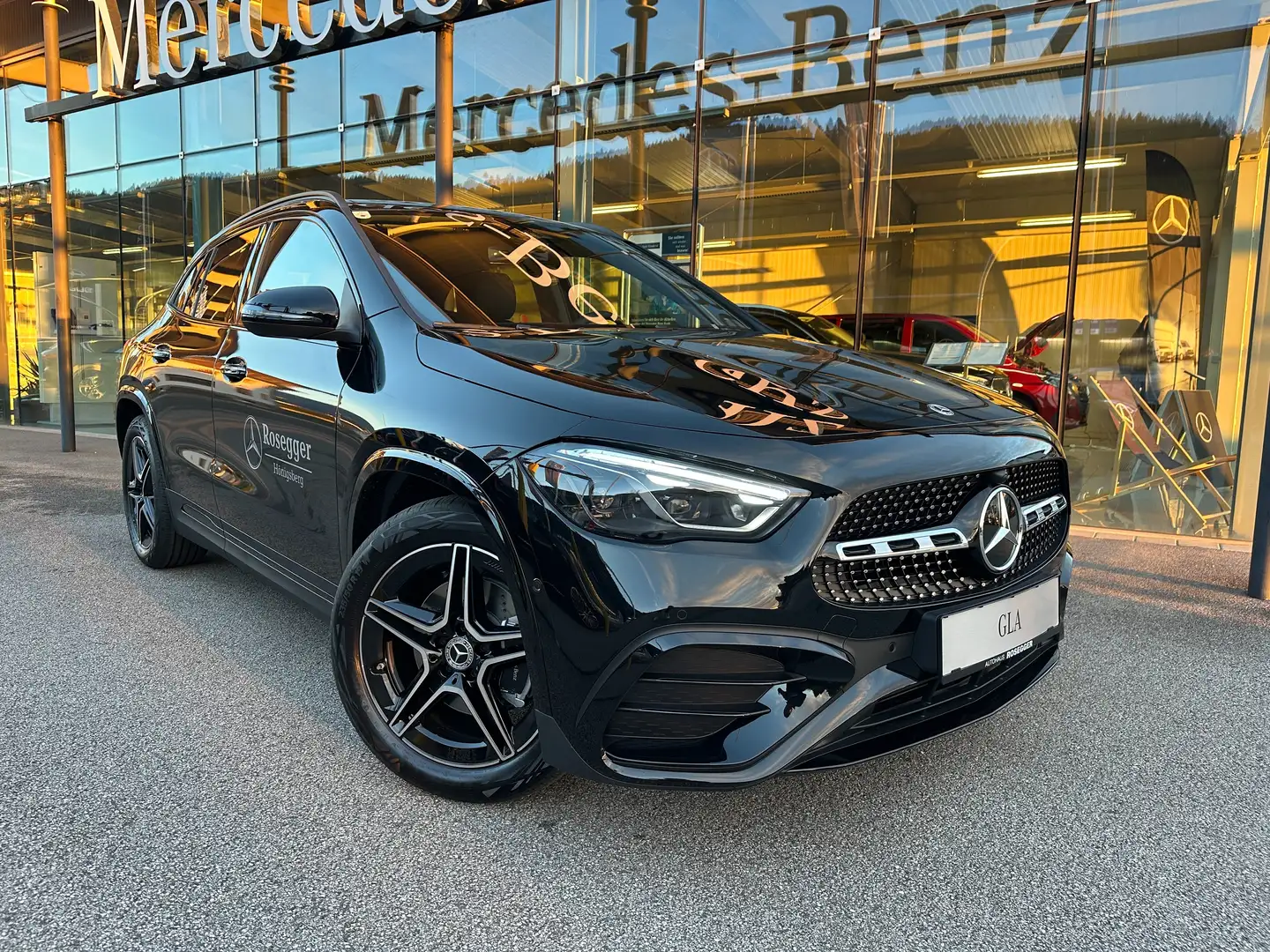 Mercedes-Benz GLA 200 d 4Matic Ö-Edition Aut.*AMG-Line*Distronic* Noir - 2