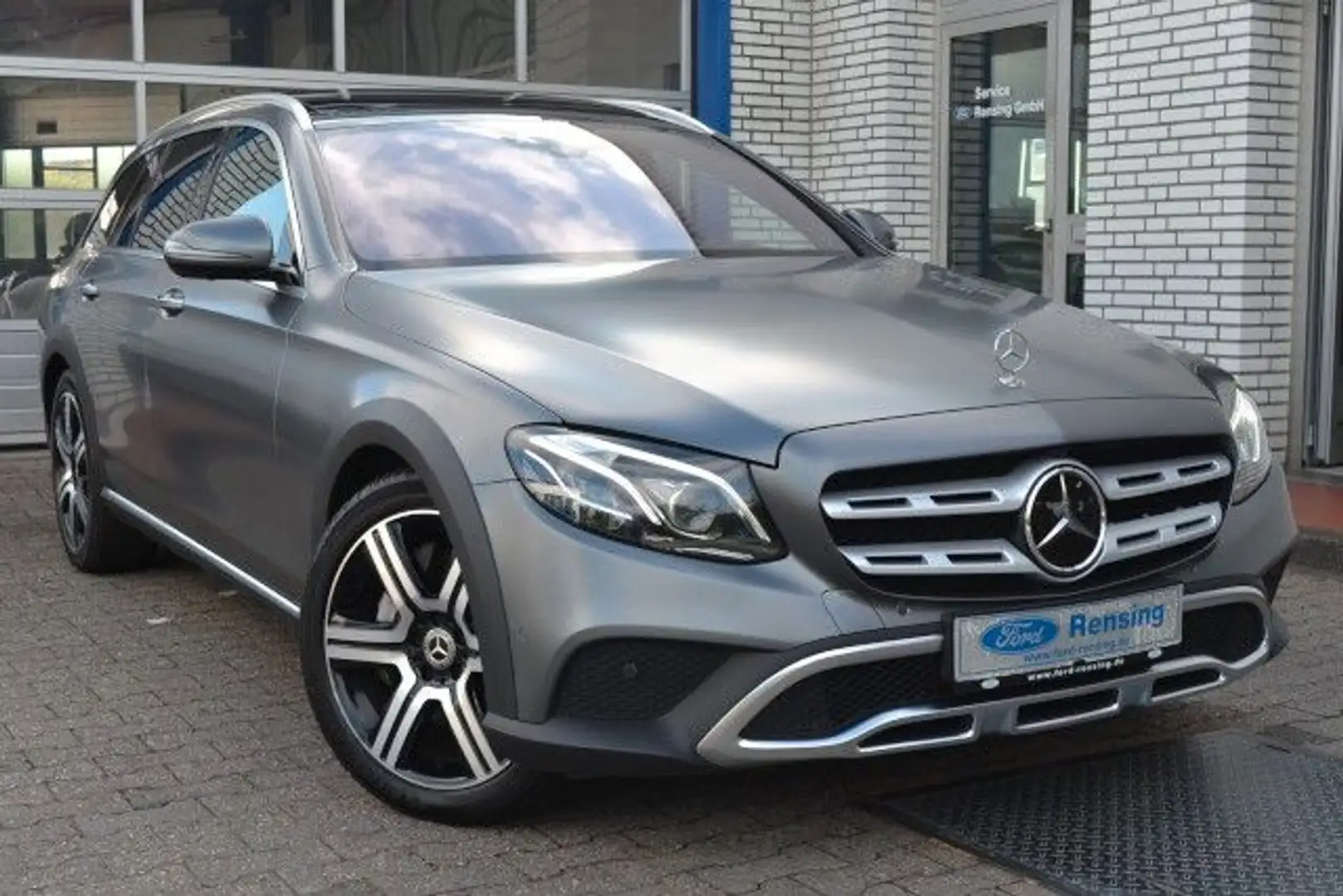 Mercedes-Benz E 400 T 4M All-Terrain Glasdach Nappa LED Burmes Gris - 1