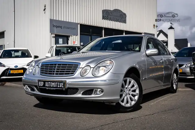 Mercedes-Benz E 240 Avantgarde Blijvend Youngtimer | Automaat | Leer |