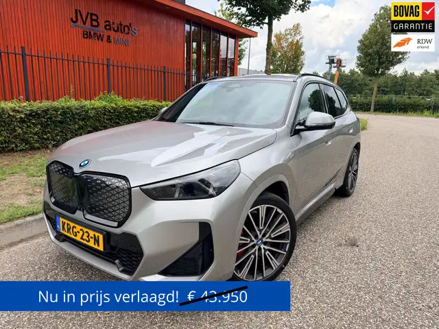 BMW iX1 XDrive30, M-Sport PRO, panorama, trekhaak, H&K, HU