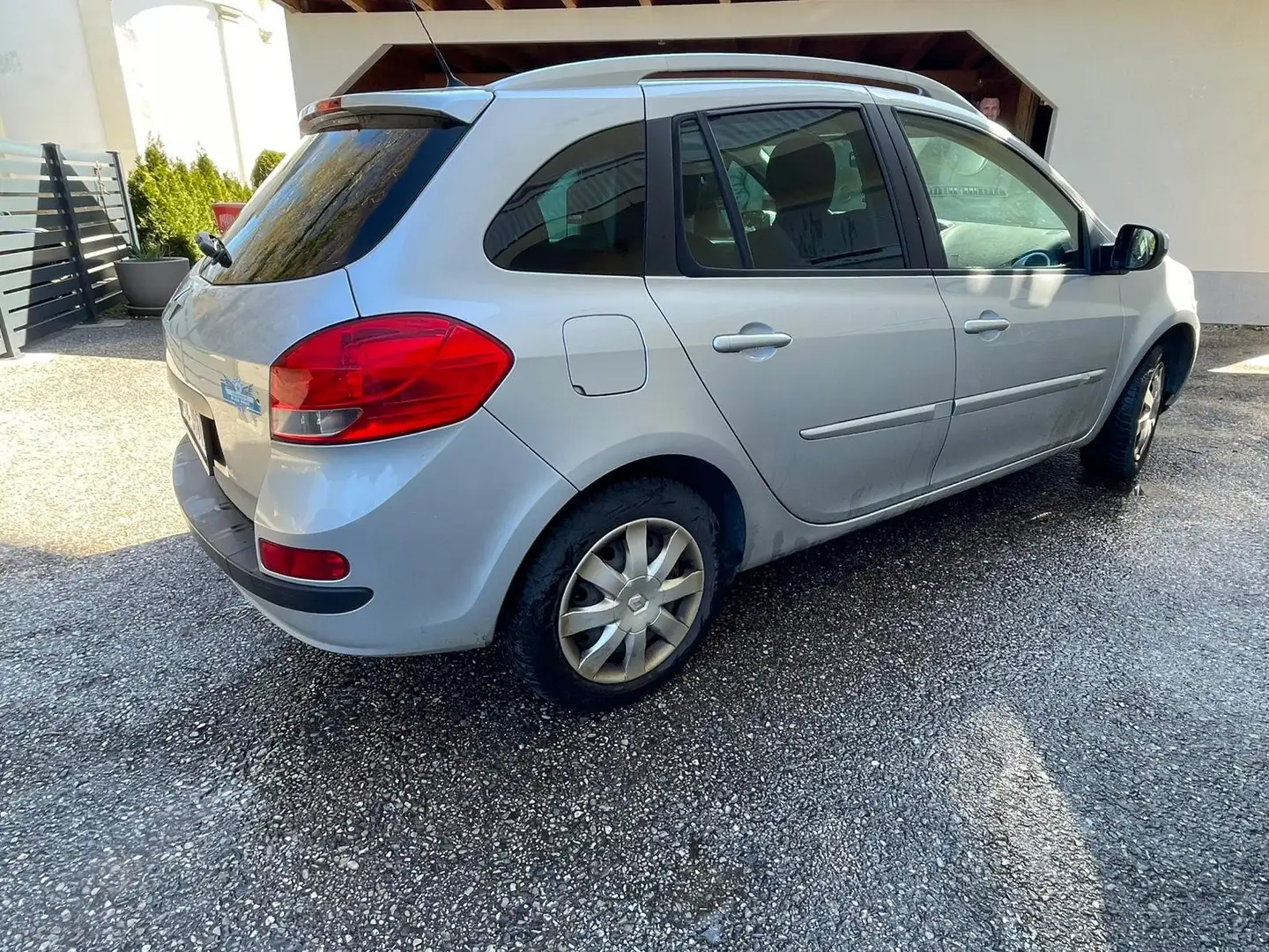 Renault Clio Clio Grandtour Dynamique ESM 1,2 16V Dynamique Silber - 1