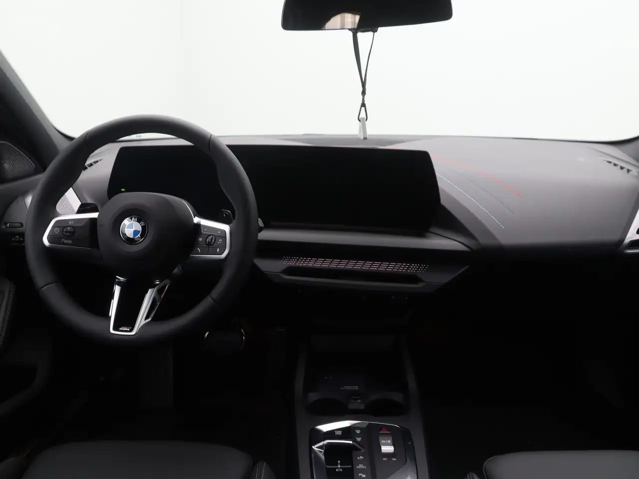 BMW 1 Series 2026 — фото 13