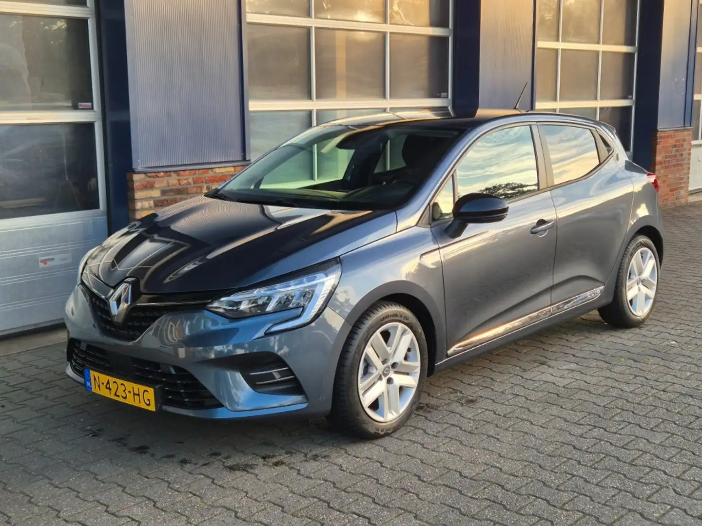 Renault Clio 1.0 TCE ZEN Apple carplay/Android auto ALL IN prij Gris - 1