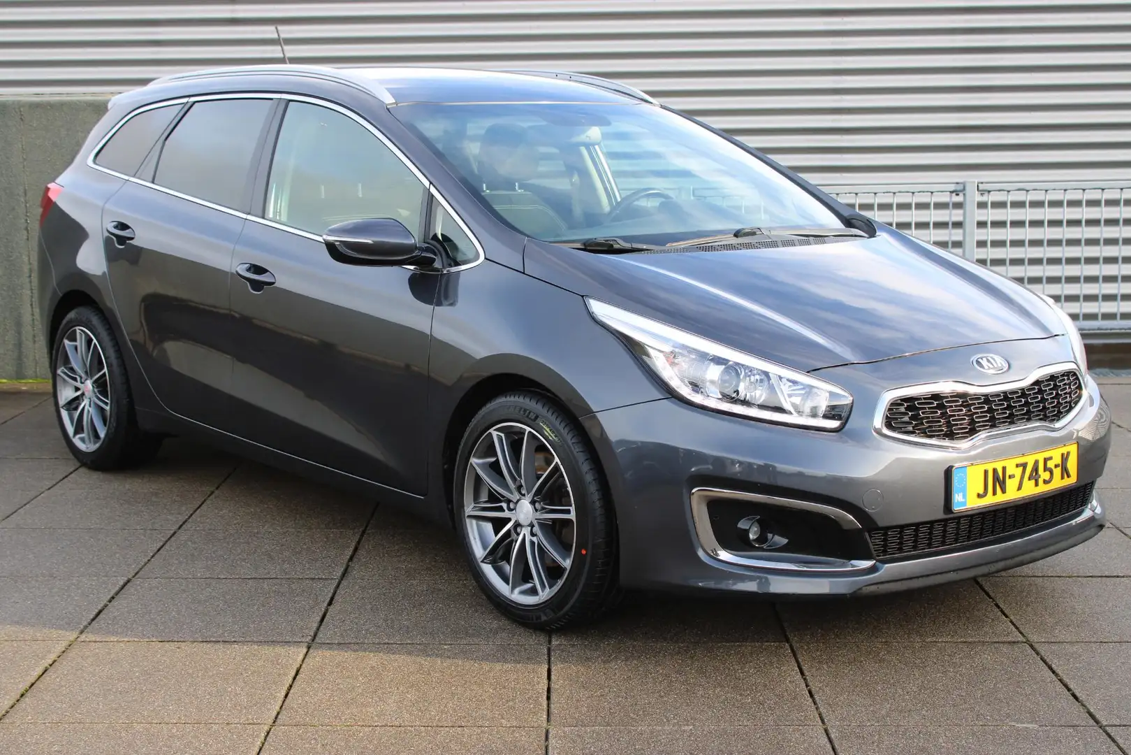 Kia Ceed SW / cee'd SW Sportswagon 1.6 GDI DynamicLine Navigatie / Trekha Gris - 2