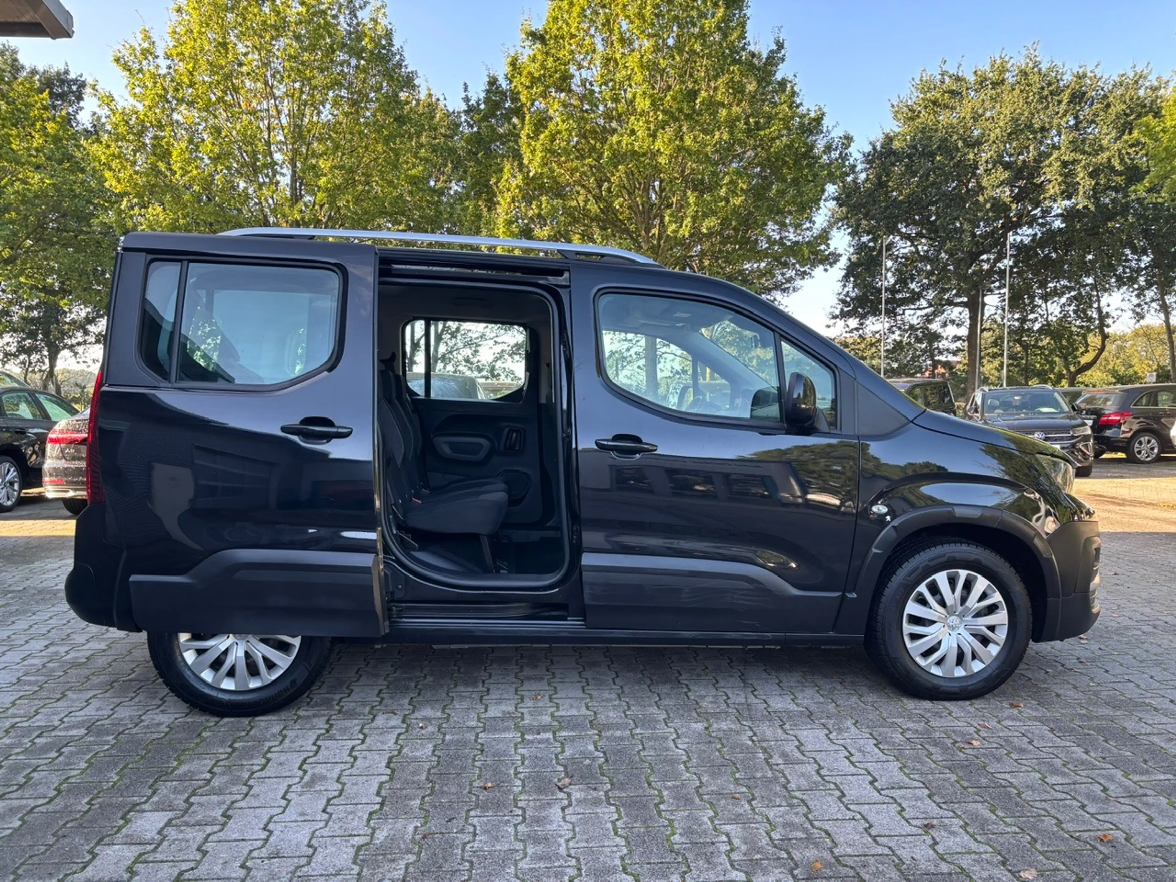 Peugeot Rifter 1,2 / e-THP / PureTech Automatik / "Active" — photo 8