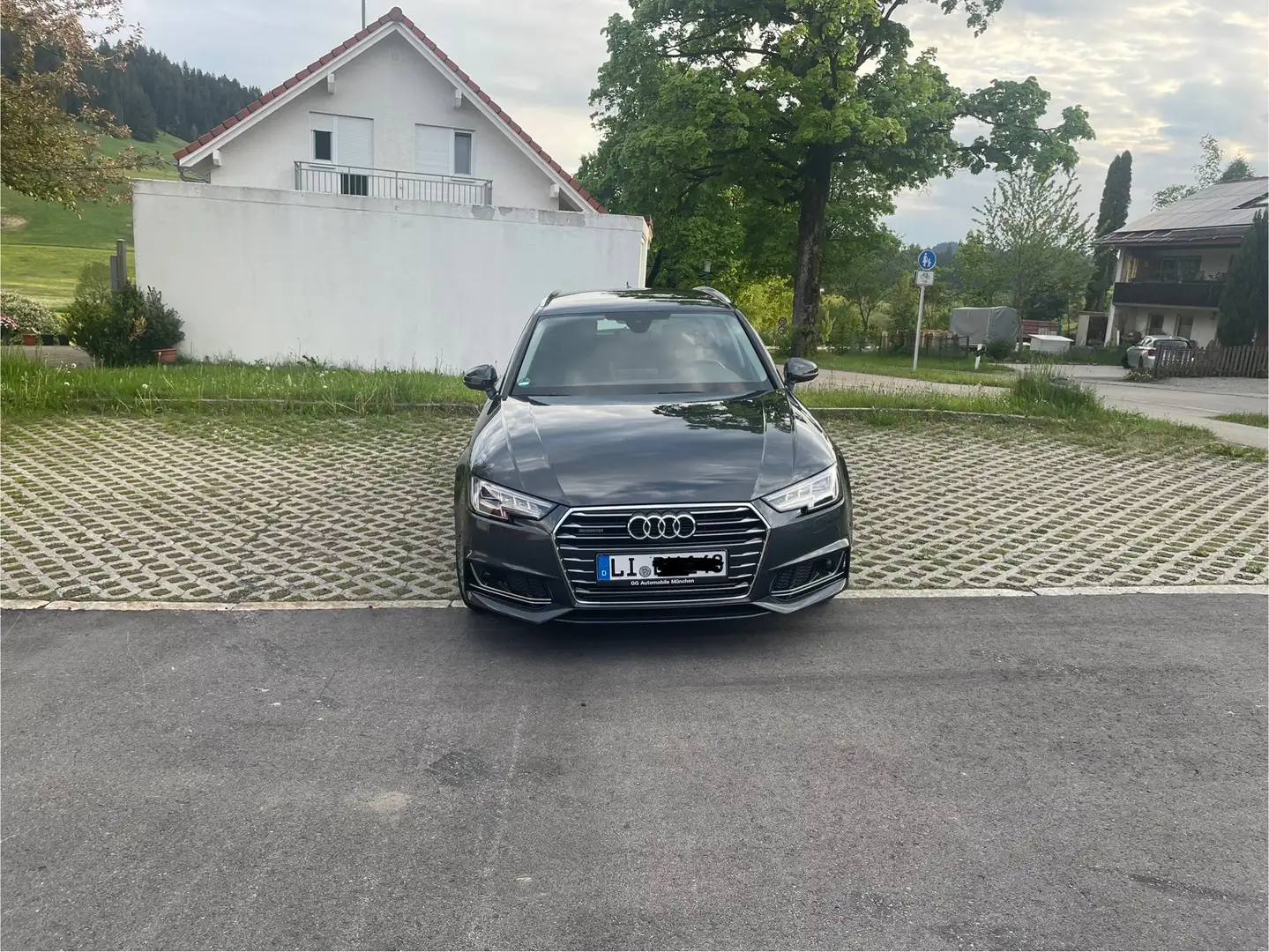 Audi A4 45 TFSI quattro design Grau - 1
