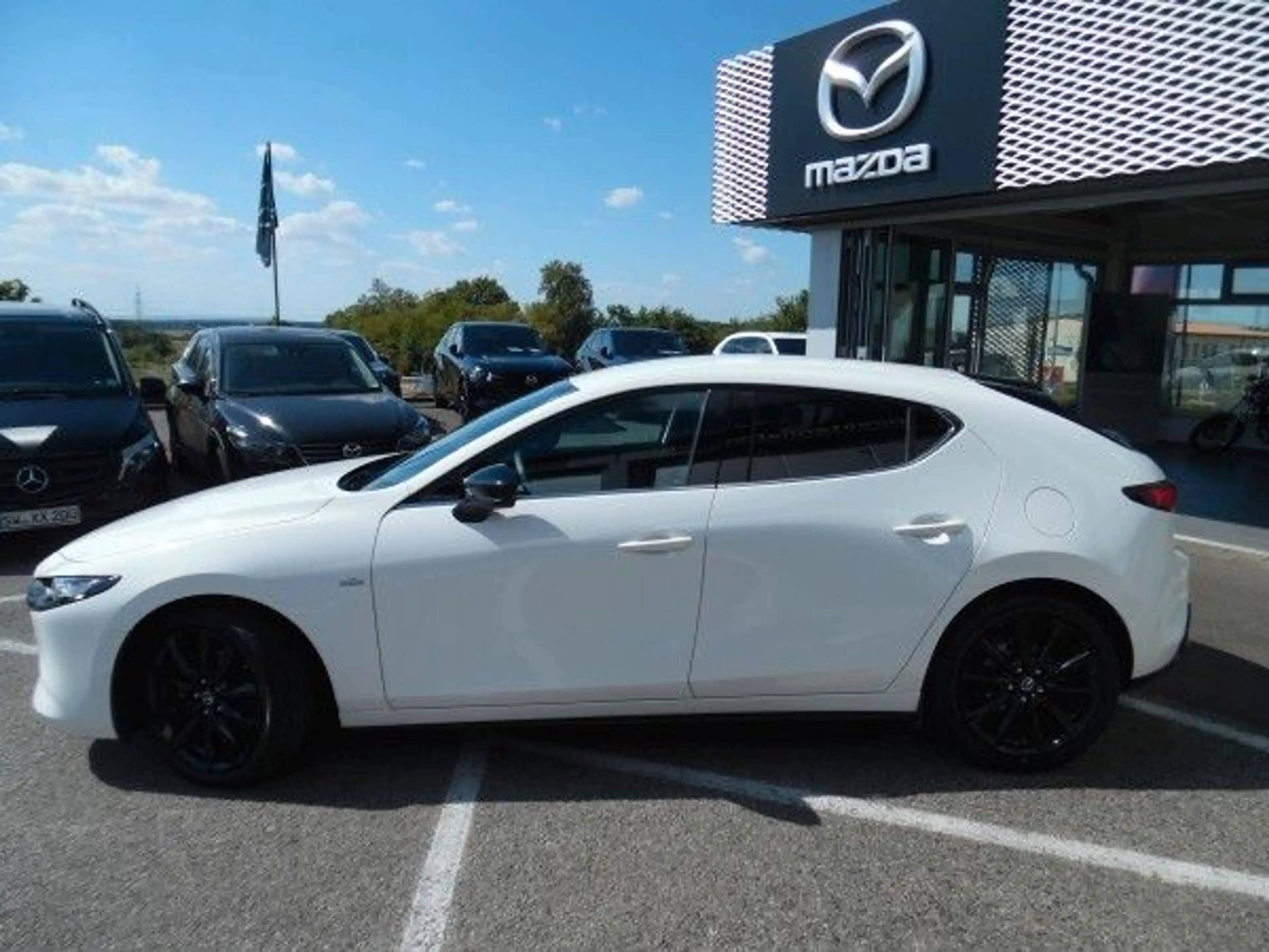Mazda 3 e-SKYACTIV G 140 Nagisa Automatik — photo 2