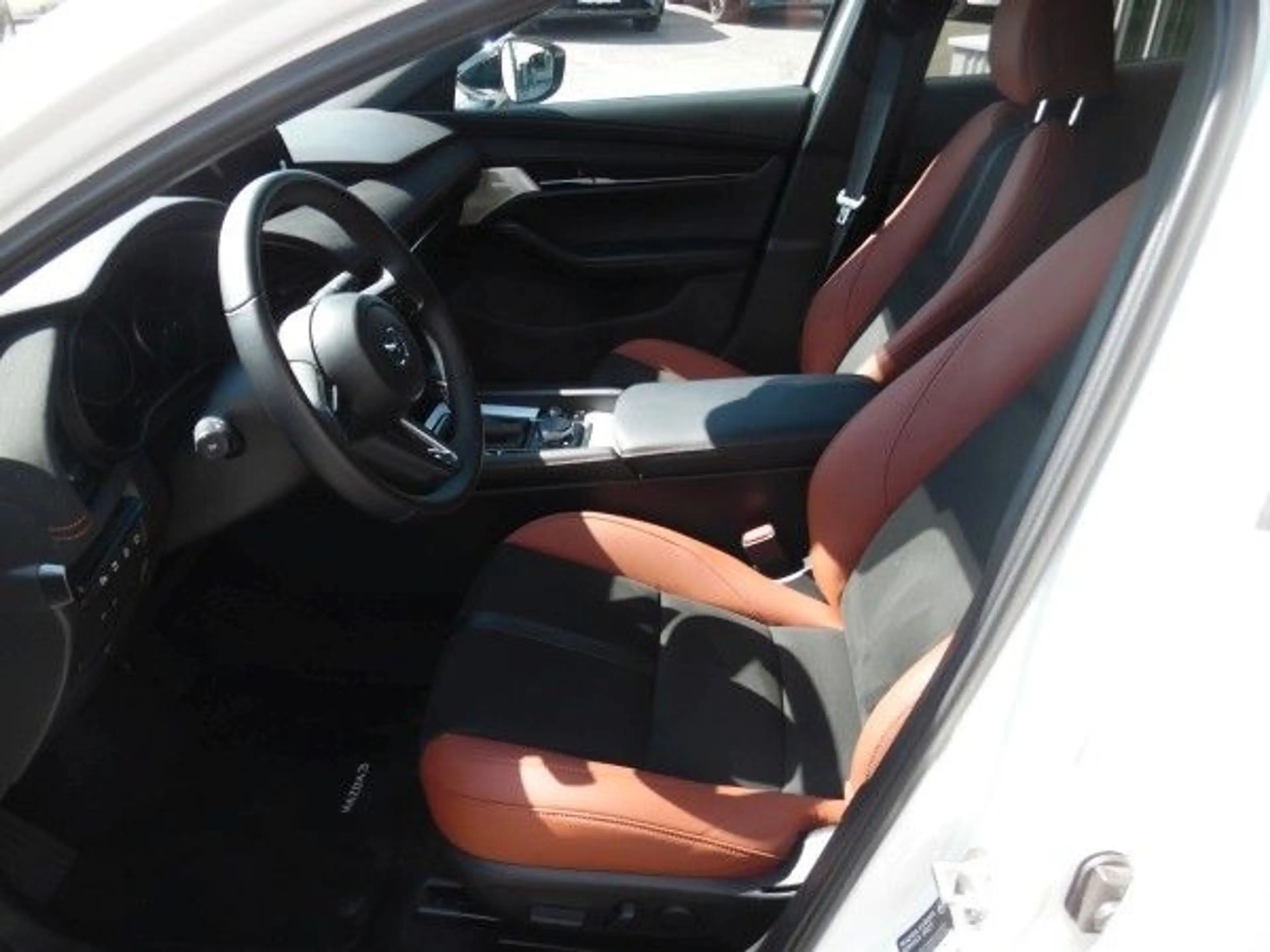 Mazda 3 e-SKYACTIV G 140 Nagisa Automatik — photo 4