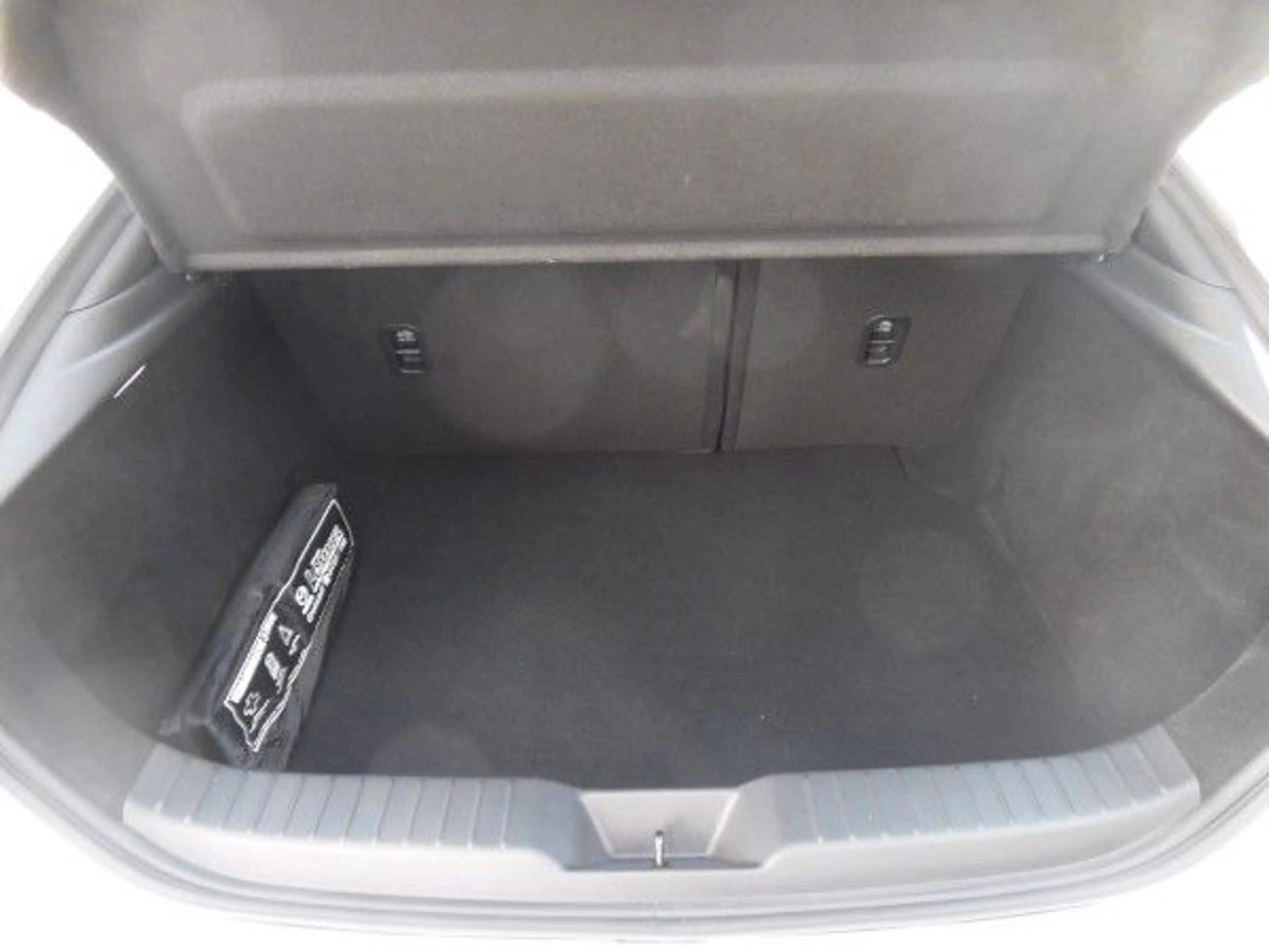 Mazda 3 e-SKYACTIV G 140 Nagisa Automatik — photo 8