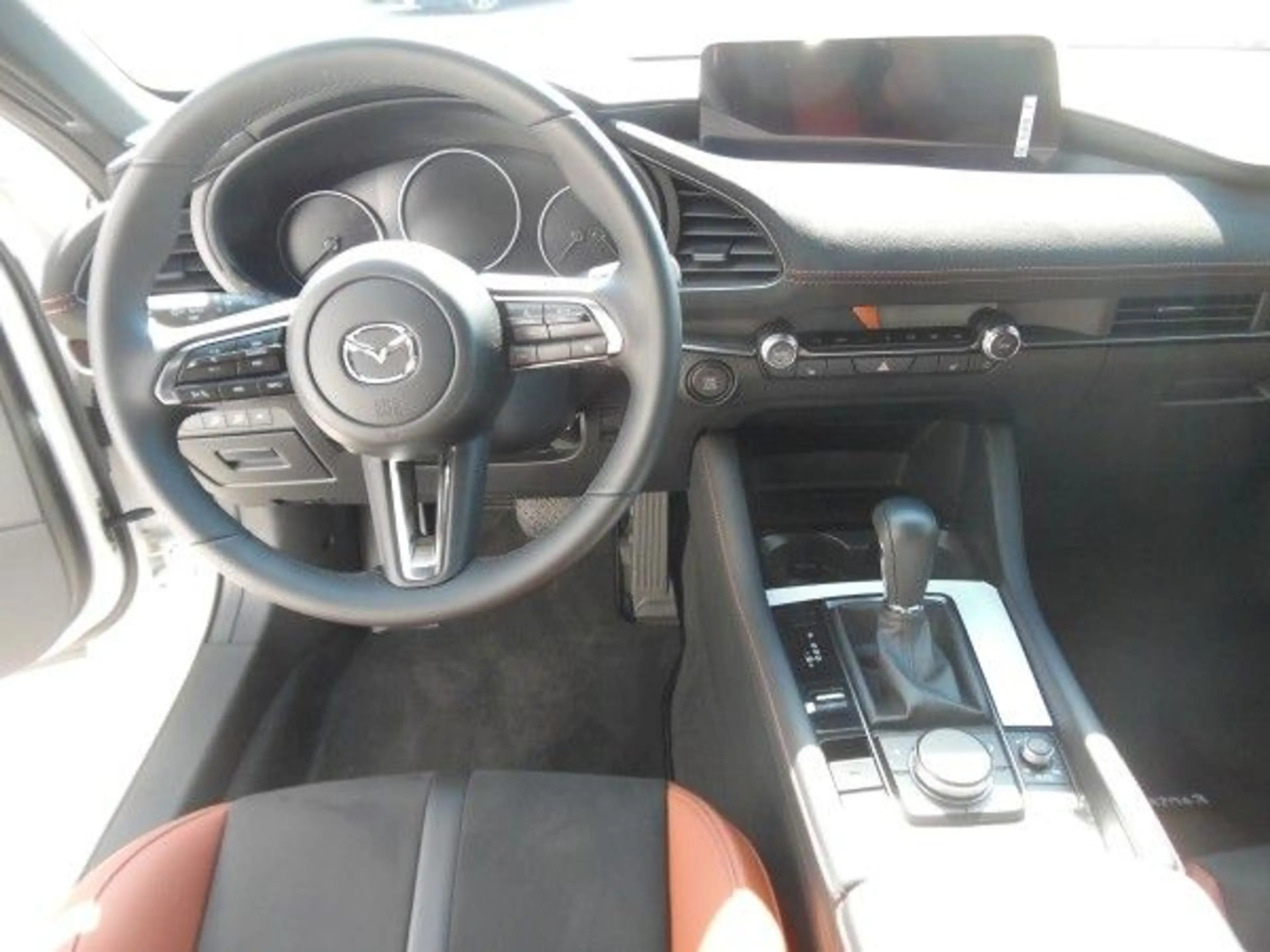 Mazda 3 e-SKYACTIV G 140 Nagisa Automatik — photo 6