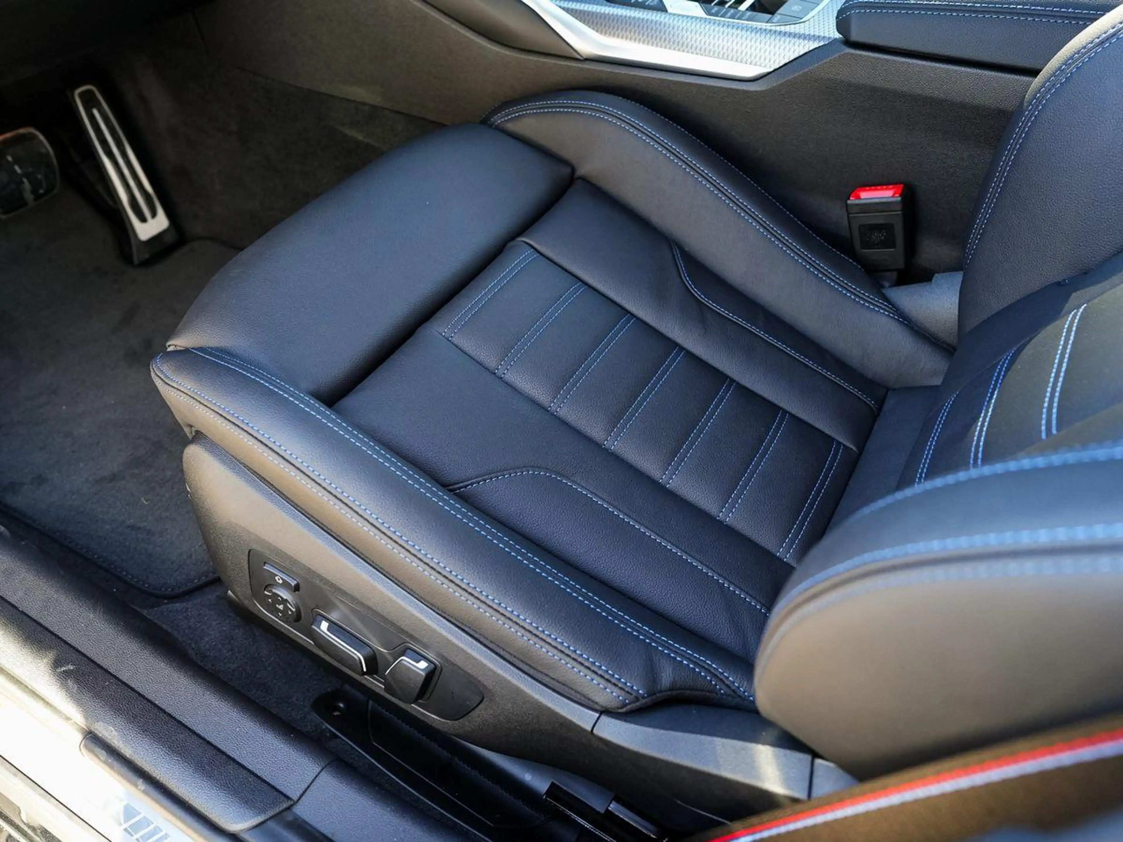 BMW 340 xDrive Tour M-SportPRO AHK PANO ACC MSitze — photo 11