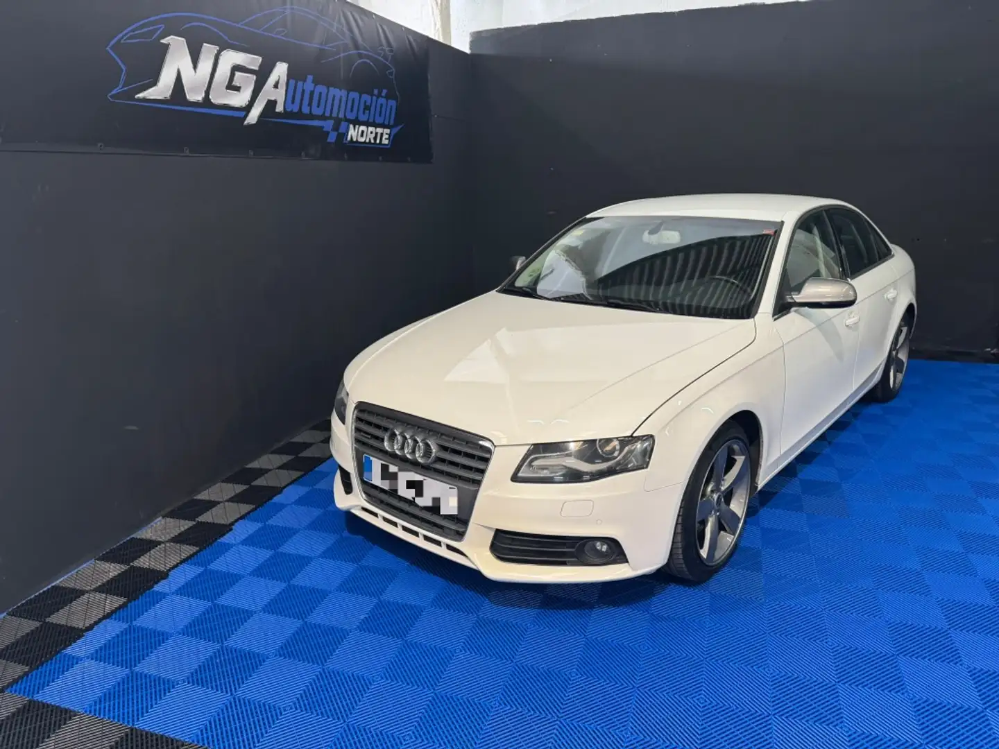 Audi A4 2.0TDI quattro DPF 143 Blanco - 1