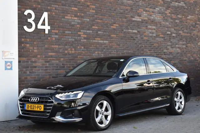 Audi A4 view 3