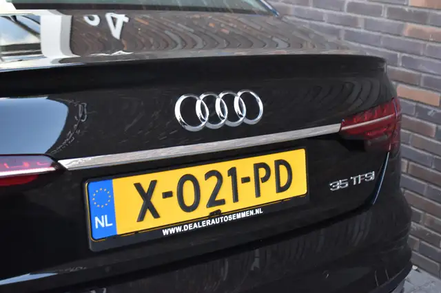 Audi A4 view 12