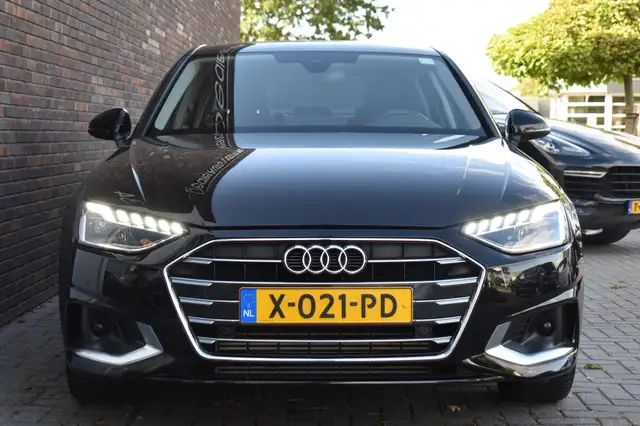 Audi A4 view 7