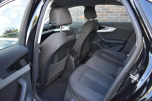 Audi A4 view 5