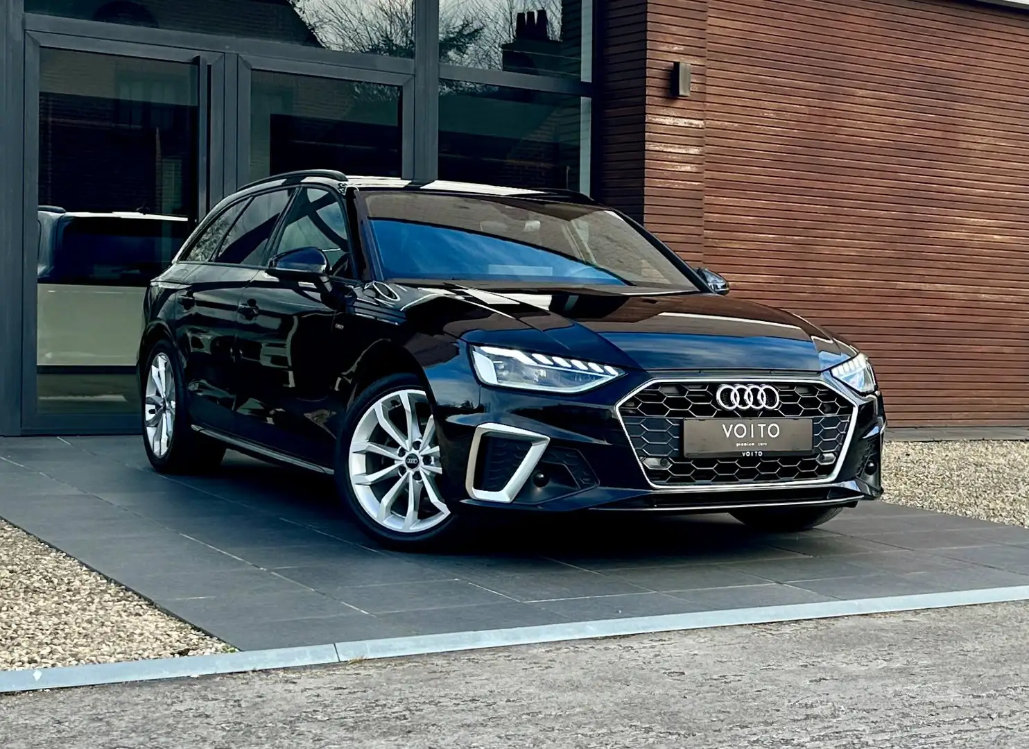 Audi A4 Avant 35TFSI 3X S-LINE/PANO/ACC/CAMERA/AMBI/LED Zwart - 1