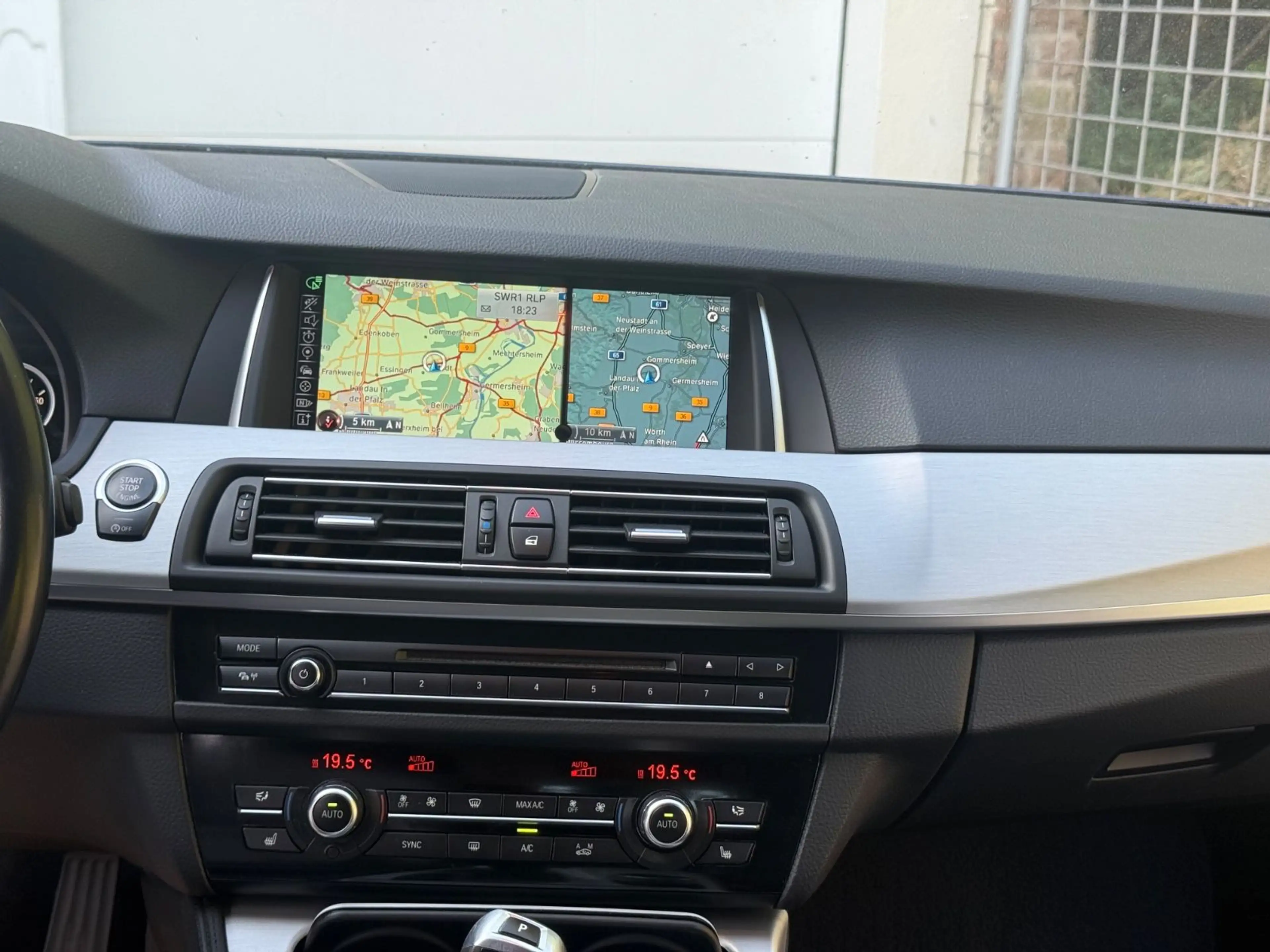 BMW 525 Touring 525 d xDrive AHK Head-Up Display — photo 15
