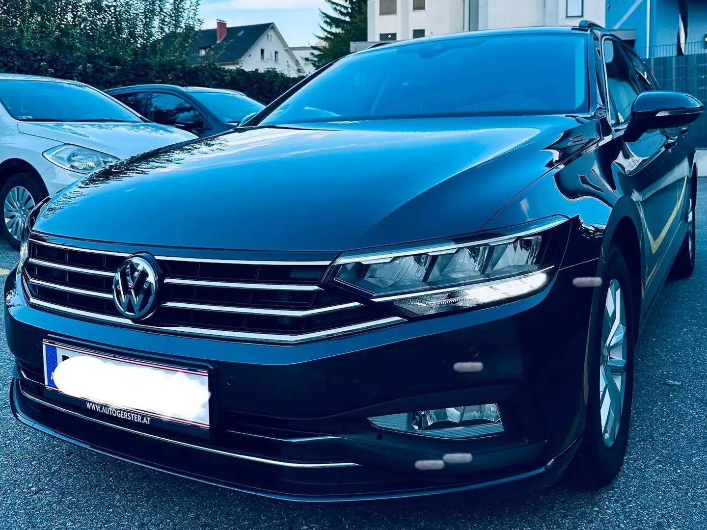 Volkswagen Passat Variant Passat Variant Business 2,0 SCR TDI Business Grau - 1