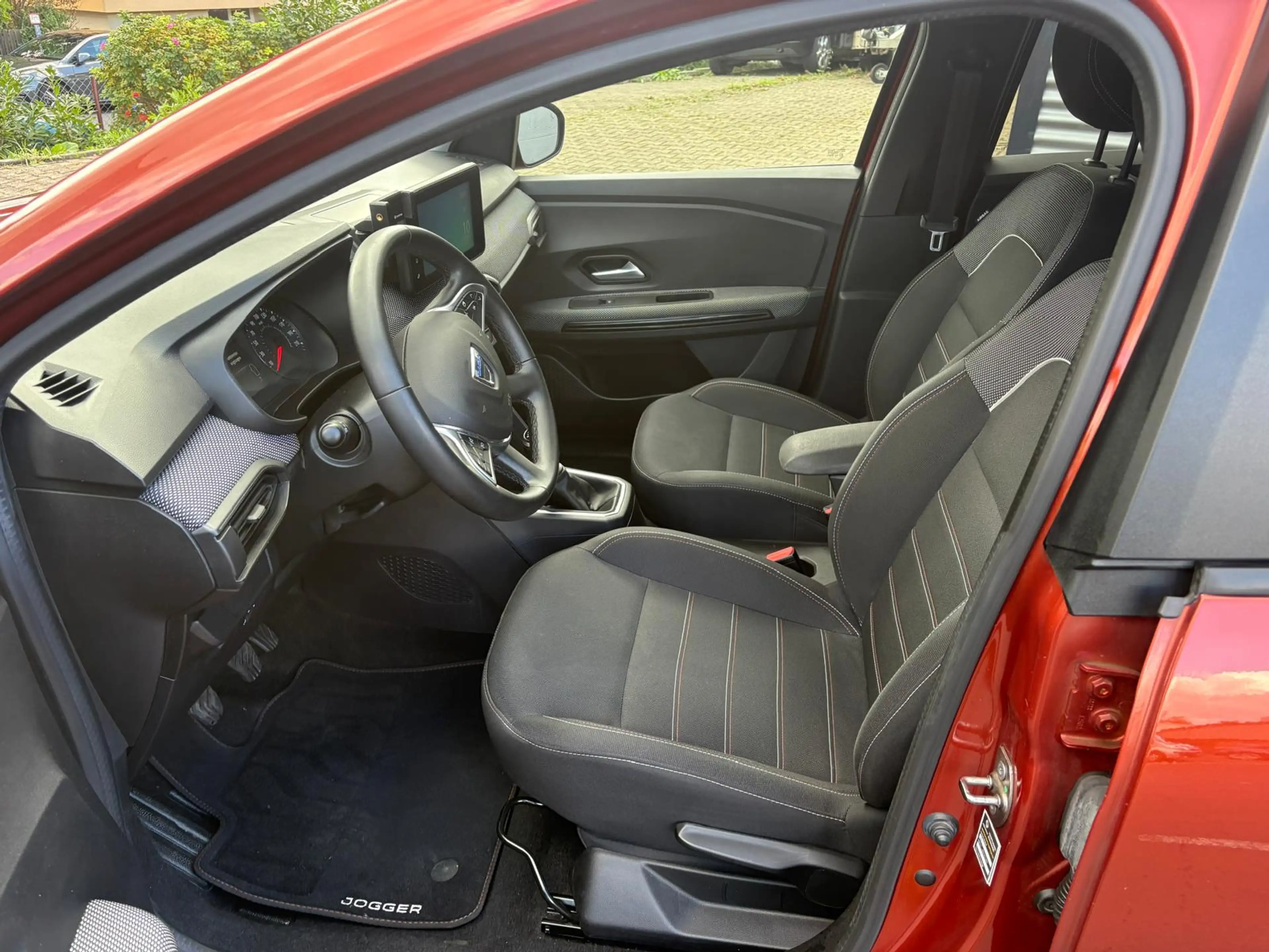 Dacia Jogger 1.0 TCe 110 Extreme+ (EURO 6d) 1.0 TCe 110 EU6d Ex — photo 13