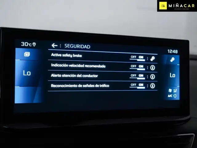 Peugeot 3008 view 13