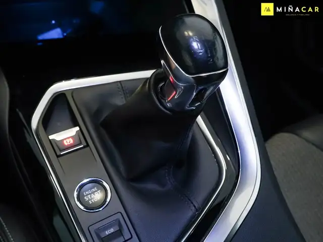 Peugeot 3008 view 9