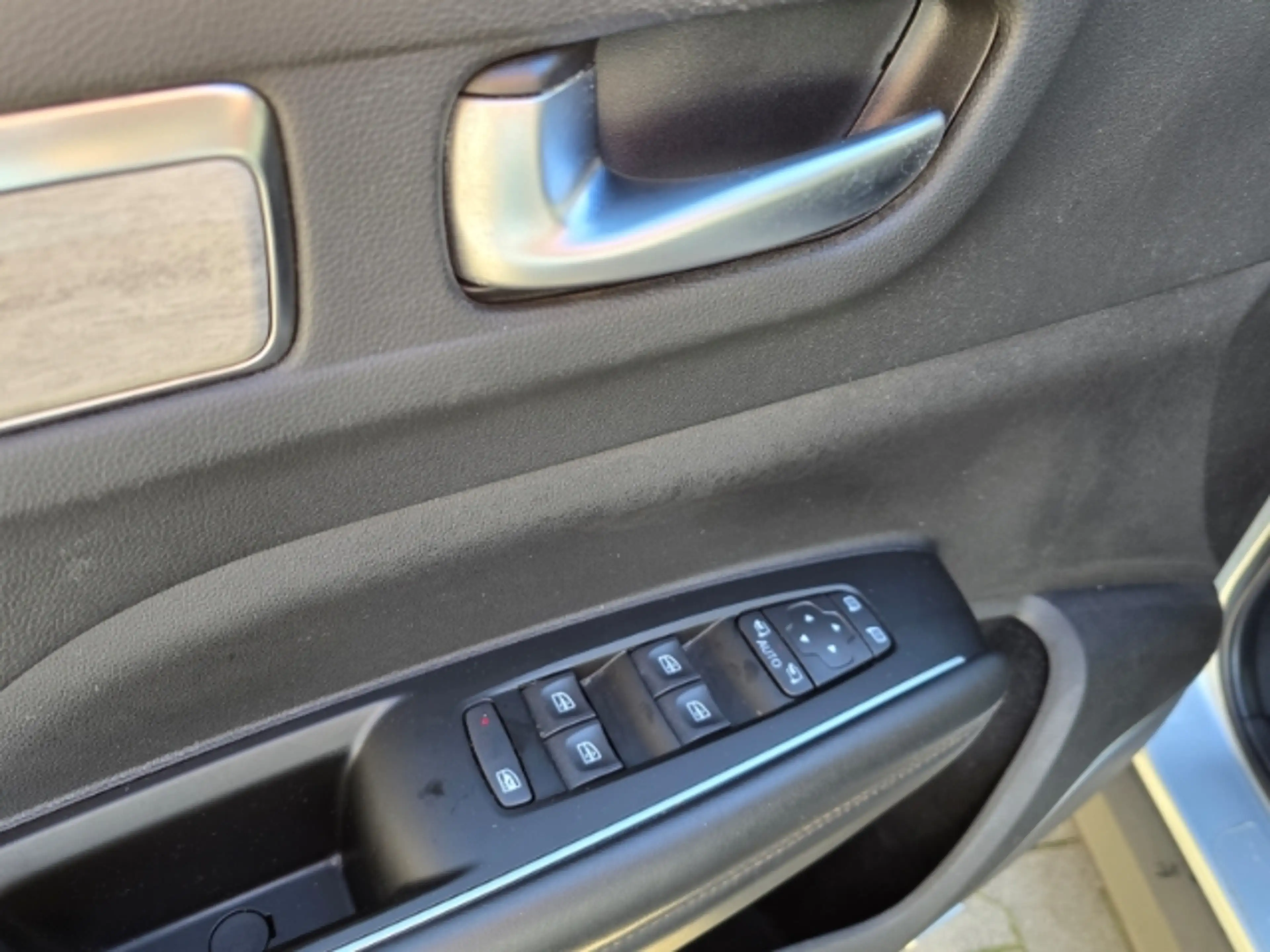 Renault Koleos Initiale Paris 4x4 2.0 BLUE dCi 185 FAP VOLL — photo 15