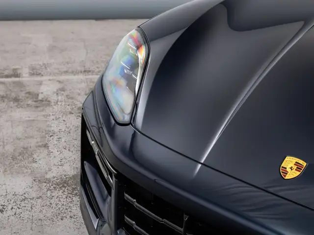 Porsche Cayenne view 12