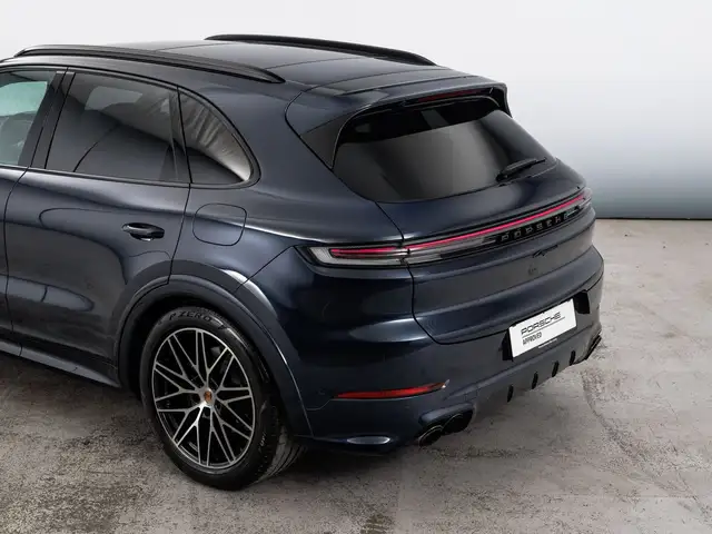 Porsche Cayenne view 9