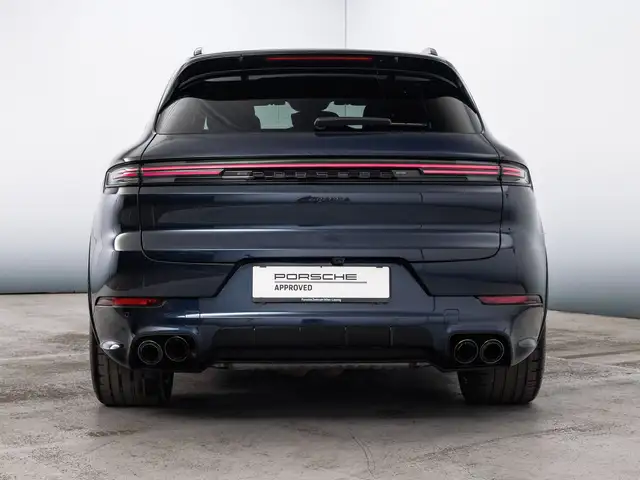 Porsche Cayenne view 11