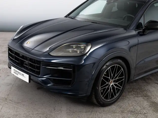 Porsche Cayenne view 7