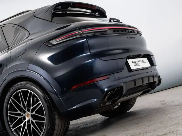 Porsche Cayenne view 10