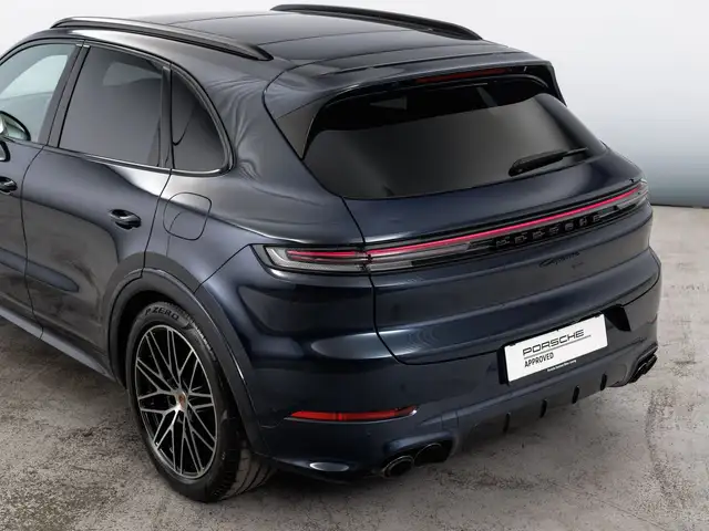 Porsche Cayenne view 14
